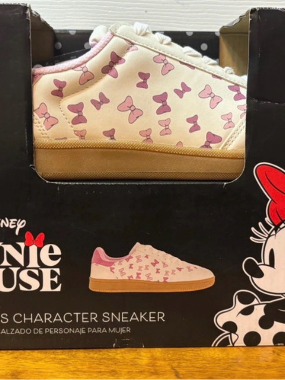 Woman’s Disney Cream Sneakers with Pink Bow Print